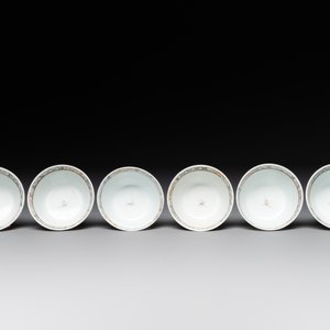 Six Chinese grisaille cups and saucers with Magu and a servant, Yongzheng/Qianlong — 照片 6