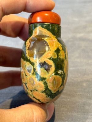 Six Chinese hardstone and agate snuff bottles, 19/20th C. — photo 27