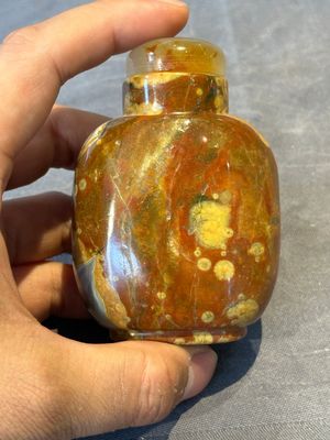 Six Chinese hardstone and agate snuff bottles, 19/20th C. — photo 40