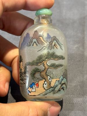 Six Chinese inside-painted glass snuff bottles, 20th C. — foto 19