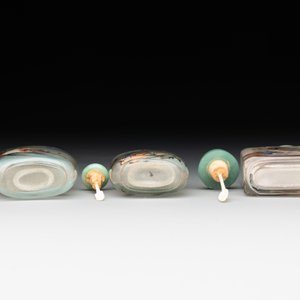 Six Chinese inside-painted glass snuff bottles, 20th C. — foto 11