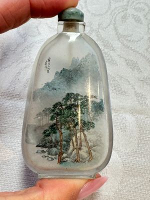 Six Chinese inside-painted snuff bottles, signed Xue Shaofu 薛少甫, Ye Fuying 葉甫英 and Yan Yutian 閻玉田, 20th C. — photo 38