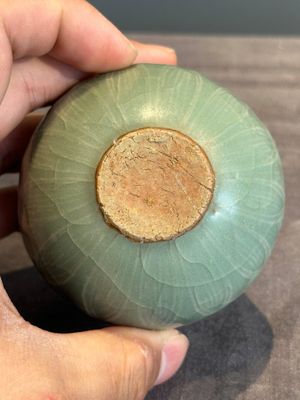 Six Chinese Longquan celadon jarlets with incised floral design, Yuan/Ming — photo 11