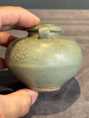 Six Chinese Longquan celadon jarlets with incised floral design, Yuan/Ming — photo 13