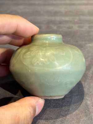 Six Chinese Longquan celadon jarlets with incised floral design, Yuan/Ming — photo 18