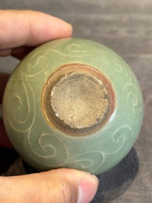 Six Chinese Longquan celadon jarlets with incised floral design, Yuan/Ming — photo 33