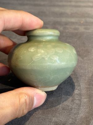 Six Chinese Longquan celadon jarlets with incised floral design, Yuan/Ming — photo 4