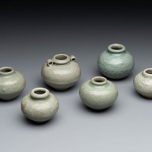Six Chinese Longquan celadon jarlets with incised floral design, Yuan/Ming — photo 1