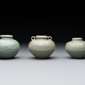 Six Chinese Longquan celadon jarlets with incised floral design, Yuan/Ming — photo 8