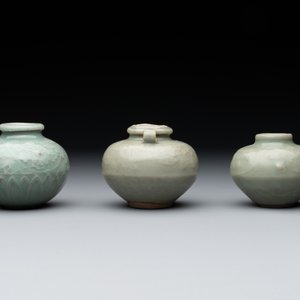 Six Chinese Longquan celadon jarlets with incised floral design, Yuan/Ming — photo 9