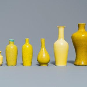 Six Chinese monochrome yellow vases, 19/20th C. — 照片 5