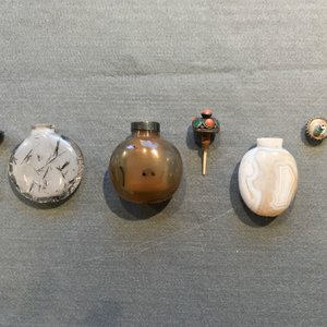 Six Chinese needle quartz and agate snuff bottles, 19/20th C. — photo 5