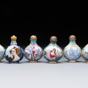 Six Chinese Peking enamel snuff bottles with European design, Qianlong mark, 19/20th C. — photo 1
