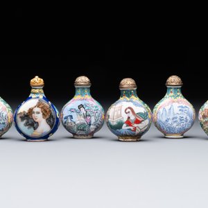 Six Chinese Peking enamel snuff bottles with European design, Qianlong mark, 19/20th C. — photo 3