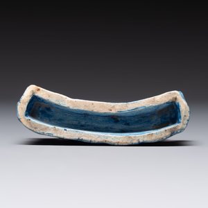 Six Chinese porcelain and glass brush rests, 19/20th C. — photo 14