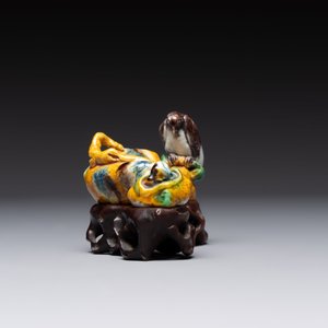 Six Chinese porcelain and glass brush rests, 19/20th C. — photo 21