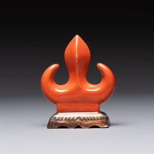 Six Chinese porcelain and glass brush rests, 19/20th C. — photo 26