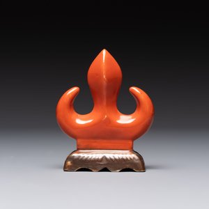Six Chinese porcelain and glass brush rests, 19/20th C. — photo 28