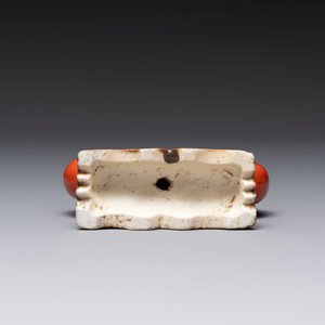Six Chinese porcelain and glass brush rests, 19/20th C. — photo 30