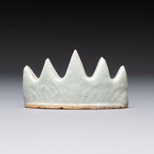 Six Chinese porcelain and glass brush rests, 19/20th C. — photo 8