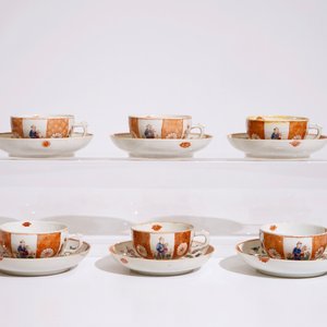 Six Chinese rose-imari cups and saucers, 18/19th C. — 照片 2