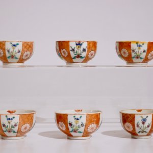 Six Chinese rose-imari cups and saucers, 18/19th C. — 照片 6
