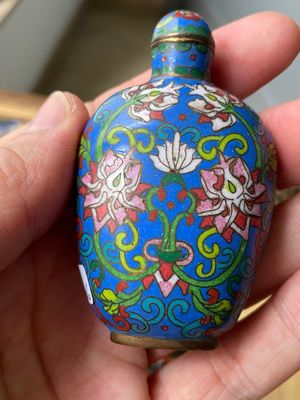 Six Chinese silver and cloisonné snuff bottles, 19/20th C. — 照片 18