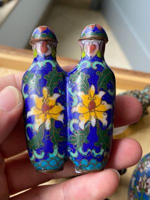 Six Chinese silver and cloisonné snuff bottles, 19/20th C. — 照片 23