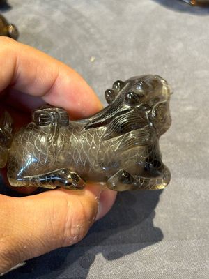 Six Chinese smoky quartz animal-form snuff bottles, 19th/20th C. — photo 11