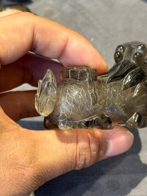 Six Chinese smoky quartz animal-form snuff bottles, 19th/20th C. — photo 12