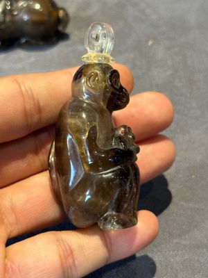 Six Chinese smoky quartz animal-form snuff bottles, 19th/20th C. — photo 15
