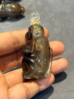 Six Chinese smoky quartz animal-form snuff bottles, 19th/20th C. — photo 17
