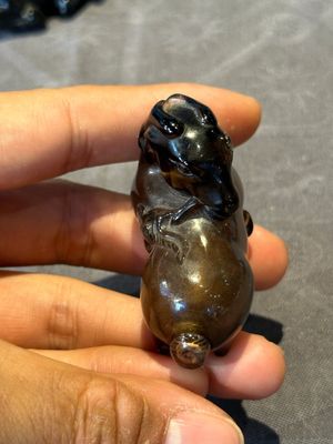 Six Chinese smoky quartz animal-form snuff bottles, 19th/20th C. — photo 33