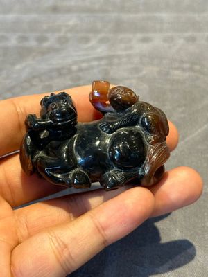 Six Chinese smoky quartz animal-form snuff bottles, 19th/20th C. — photo 34