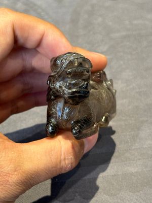 Six Chinese smoky quartz animal-form snuff bottles, 19th/20th C. — photo 9