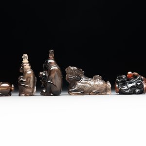 Six Chinese smoky quartz animal-form snuff bottles, 19th/20th C. — photo 2