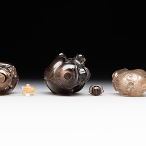 Six Chinese smoky quartz animal-form snuff bottles, 19th/20th C. — photo 8