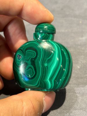 Six Chinese snuff bottles in various carved gemstones, 19/20th C. — photo 16