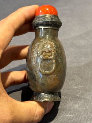 Six Chinese snuff bottles in various carved gemstones, 19/20th C. — photo 33