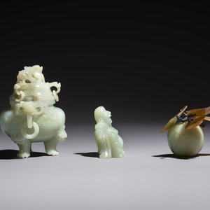 Six Chinese stone carvings and two jade bangles, 19/20th C. — photo 11