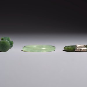 Six Chinese stone carvings and two jade bangles, 19/20th C. — photo 17
