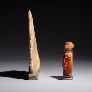 Six Chinese stone carvings and two jade bangles, 19/20th C. — photo 3