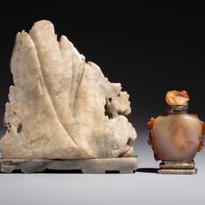 Six Chinese stone carvings and two jade bangles, 19/20th C. — photo 4