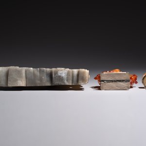 Six Chinese stone carvings and two jade bangles, 19/20th C. — photo 7