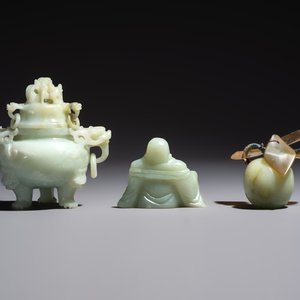 Six Chinese stone carvings and two jade bangles, 19/20th C. — photo 10