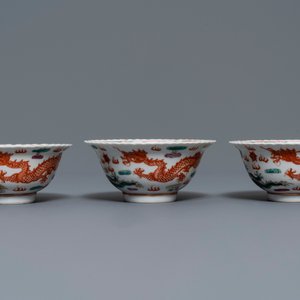 Six Chinese Straits or Peranakan famille rose bowls with dragons, Qianlong mark, 19th C. — photo 2