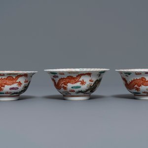 Six Chinese Straits or Peranakan famille rose bowls with dragons, Qianlong mark, 19th C. — photo 5