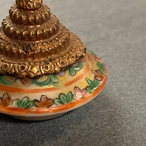 Six Chinese Thai market Bencharong jars and a bowl, 19th C. — 照片 26
