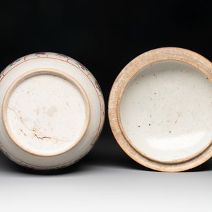 Six Chinese Thai market Bencharong-style wares and two Thai Sawankhalok wares, 15/19th C. — foto 5