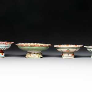 Six Chinese Thai market Bencharong-style wares and two Thai Sawankhalok wares, 15/19th C. — foto 6